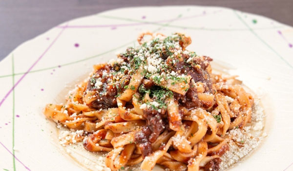 本日の生パスタをはじめ自家製イタリアンを種類豊富に取り揃え！
